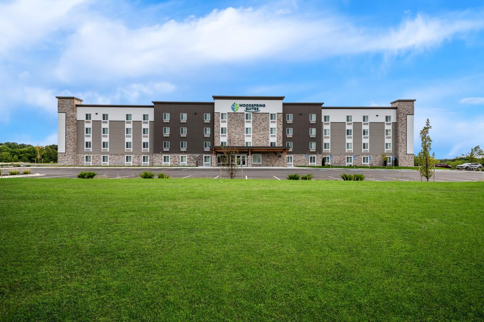 Woodspring Suites Kansas City Airport Exterior photo